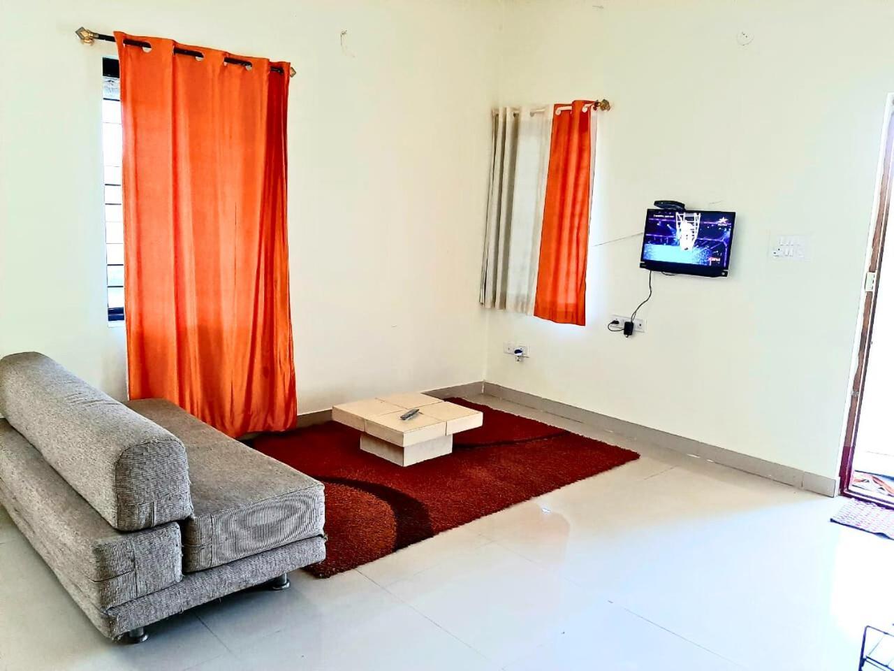 Golden Magnolia Homestay Бангалор Экстерьер фото